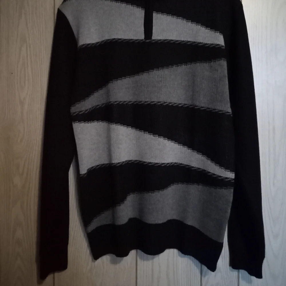True Rock 1/4 Zip Sweater Nwot - Picture 2 of 4
